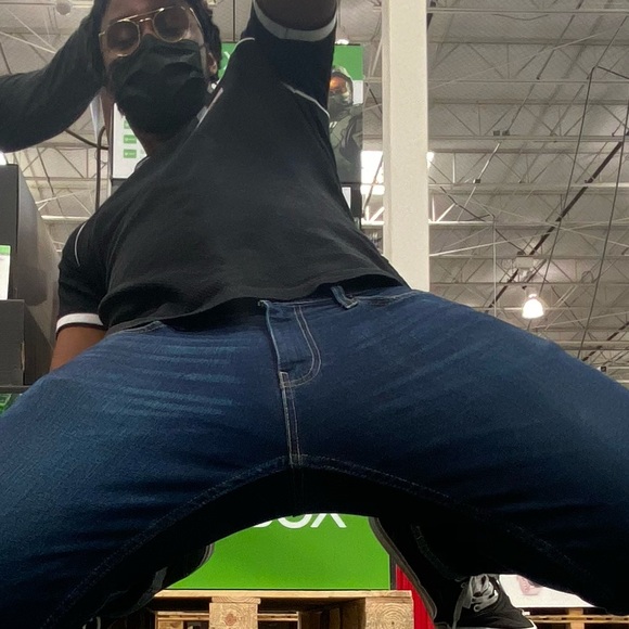 Meet your Posher, Isaiah - Picture 1 of 1